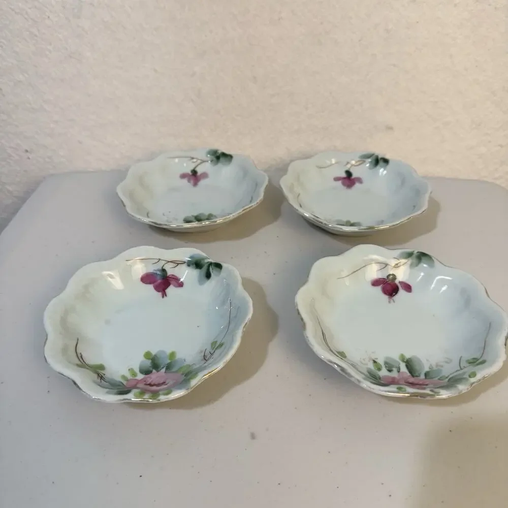 Vtg Japan Porcelain Hand Painted Roses Gold Gilt Scalloped Edged Berry Bowl Dish